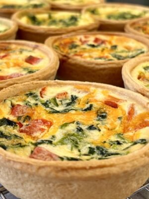 spinach, roasted red pepper & red leicester quiche spinach, roasted red pepper & red leicester quiche