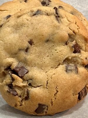 chocolate chip cookie