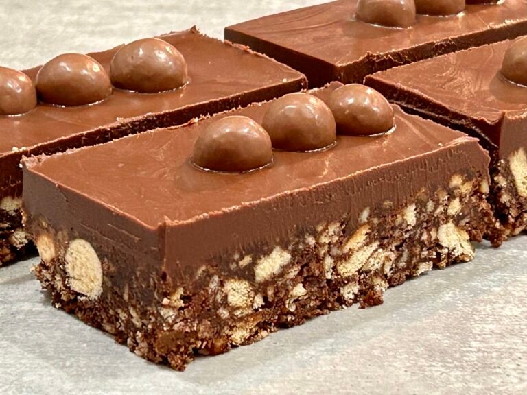 tray bake malteser tiffin