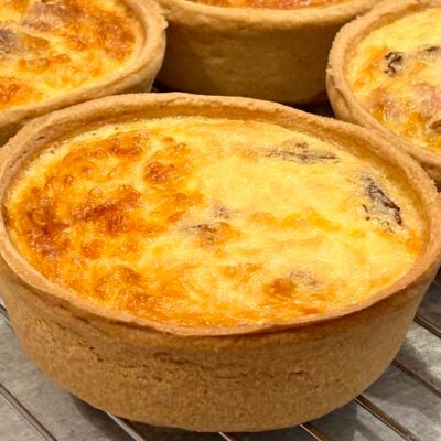 quiche (deep) mature cheddar, ham & tomato