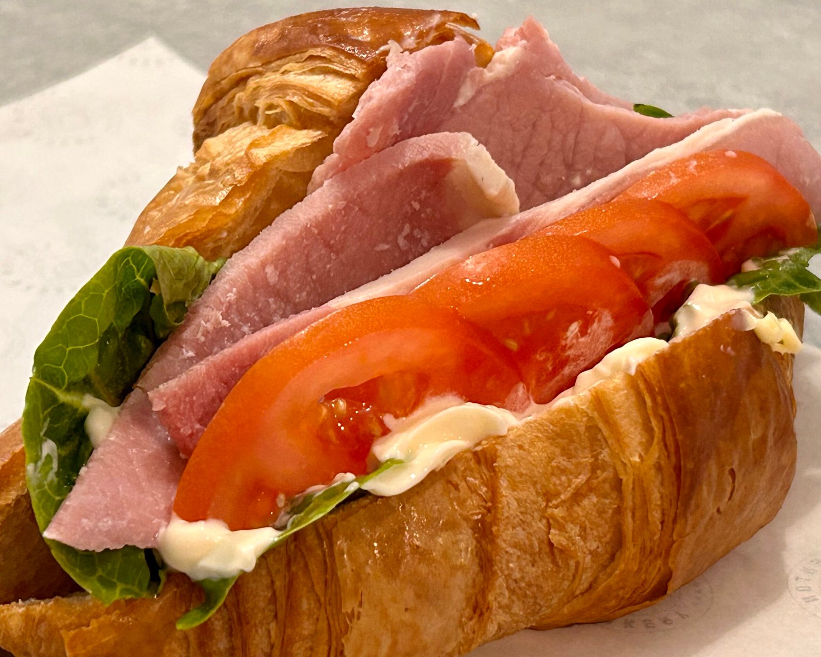 bacon lettuce tomato croissant