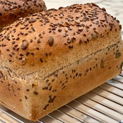 bread country loaf (seeded)