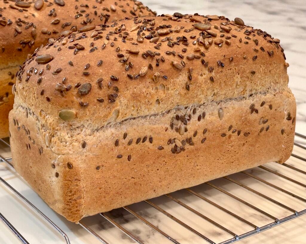 bread country loaf (seeded)