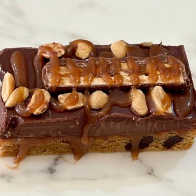snickers peanut cookie slice